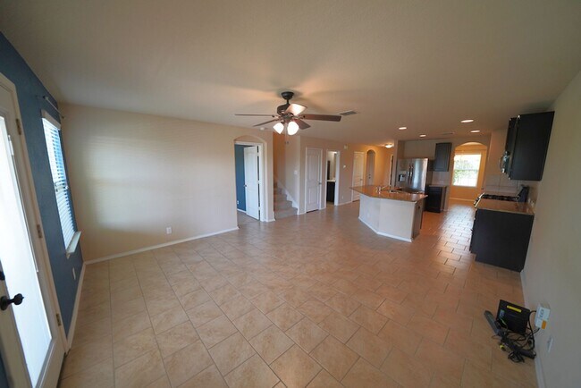 Building Photo - Gorgeous Selma Living with a Inground Pool! Realtor Commission: $625