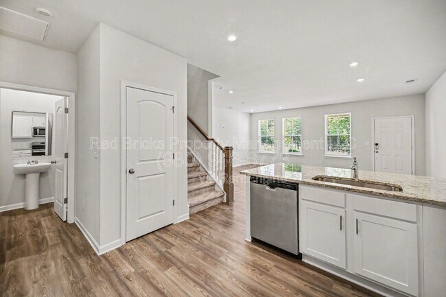 Building Photo - 7828 Nelson Rd