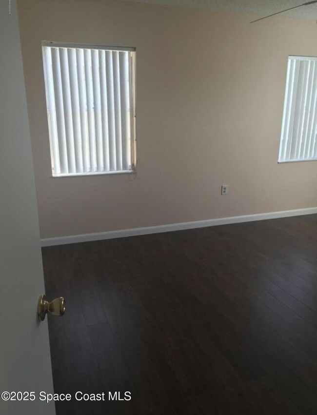 Building Photo - 1310 Robbinswood Dr