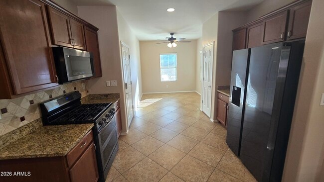 Building Photo - 10826 W Avenida Del Rey