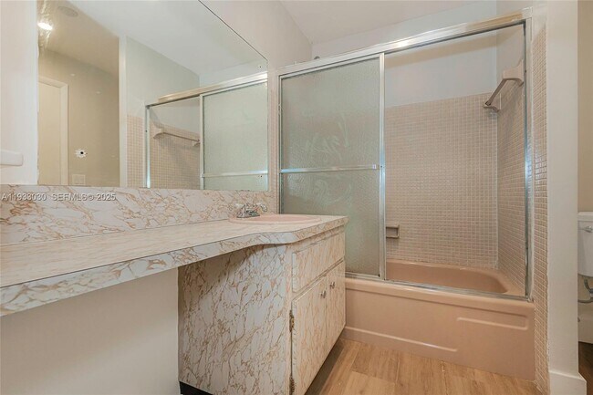 Building Photo - 16800 NE 15th Ave