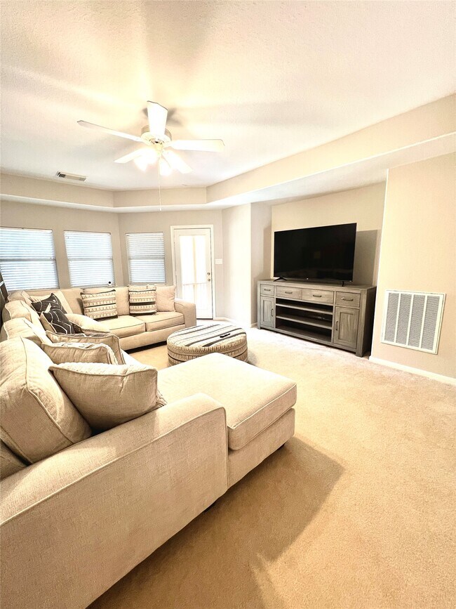 Building Photo - 27 E Shale Creek Cir