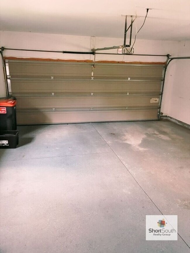 Building Photo - Updated 2 bed 2.5 bath condo in Byron Center
