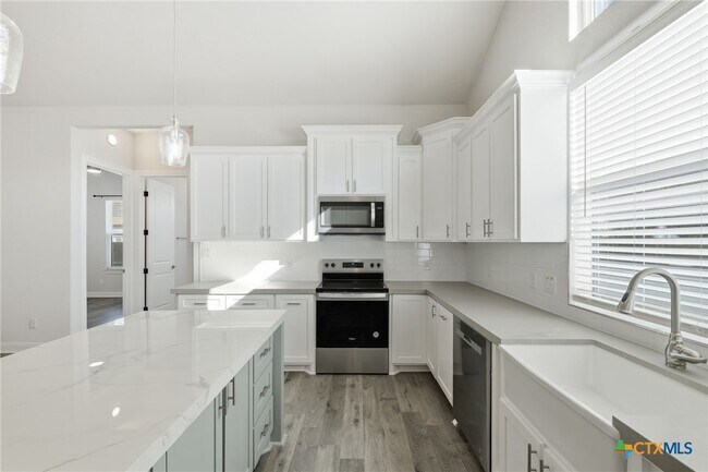 Building Photo - 200 Waikakaaua Dr