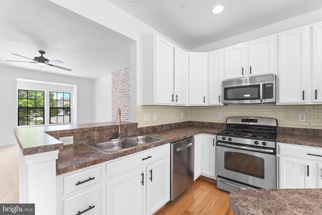 Building Photo - 7258 Mockingbird Cir