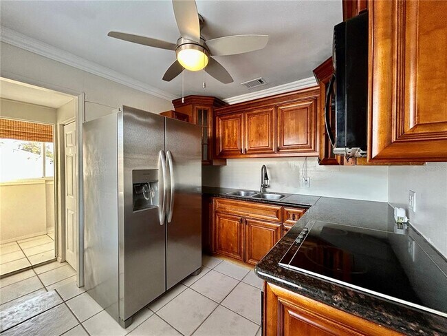 Building Photo - 6100 4th Ave S