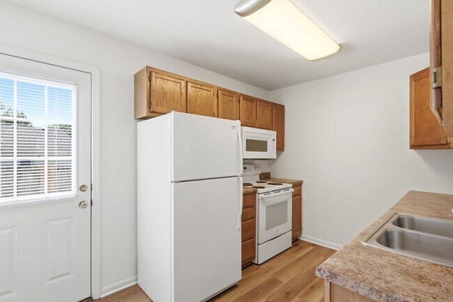 Building Photo - 3518-3520 Prescott Dr.