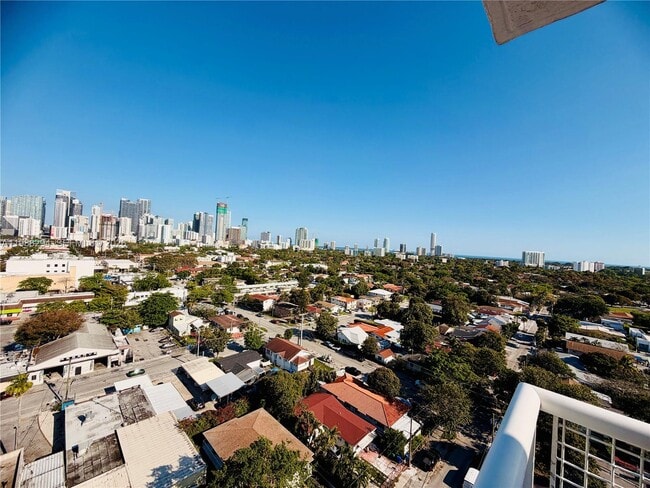 Building Photo - 900 SW 8th St