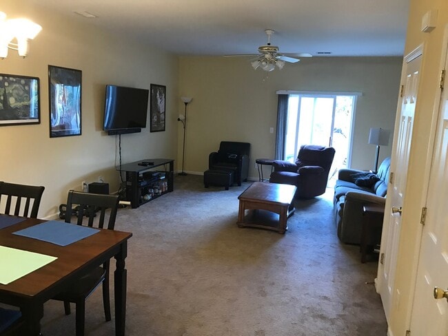 Building Photo - 2224 Winthrop Chase Dr