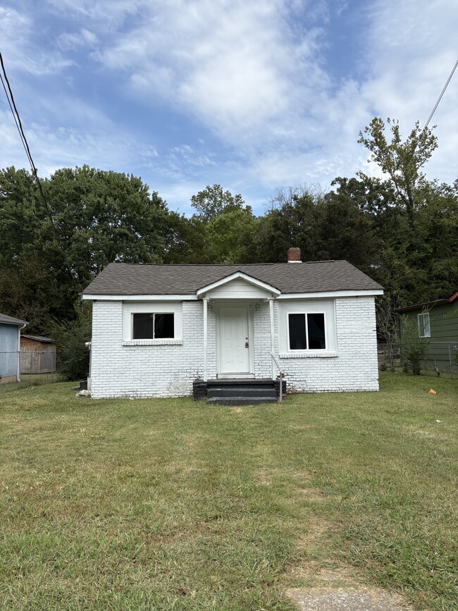 Building Photo - 611 Belle Vista Ave