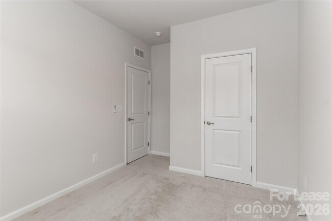 Building Photo - 5038 Springarn Ct