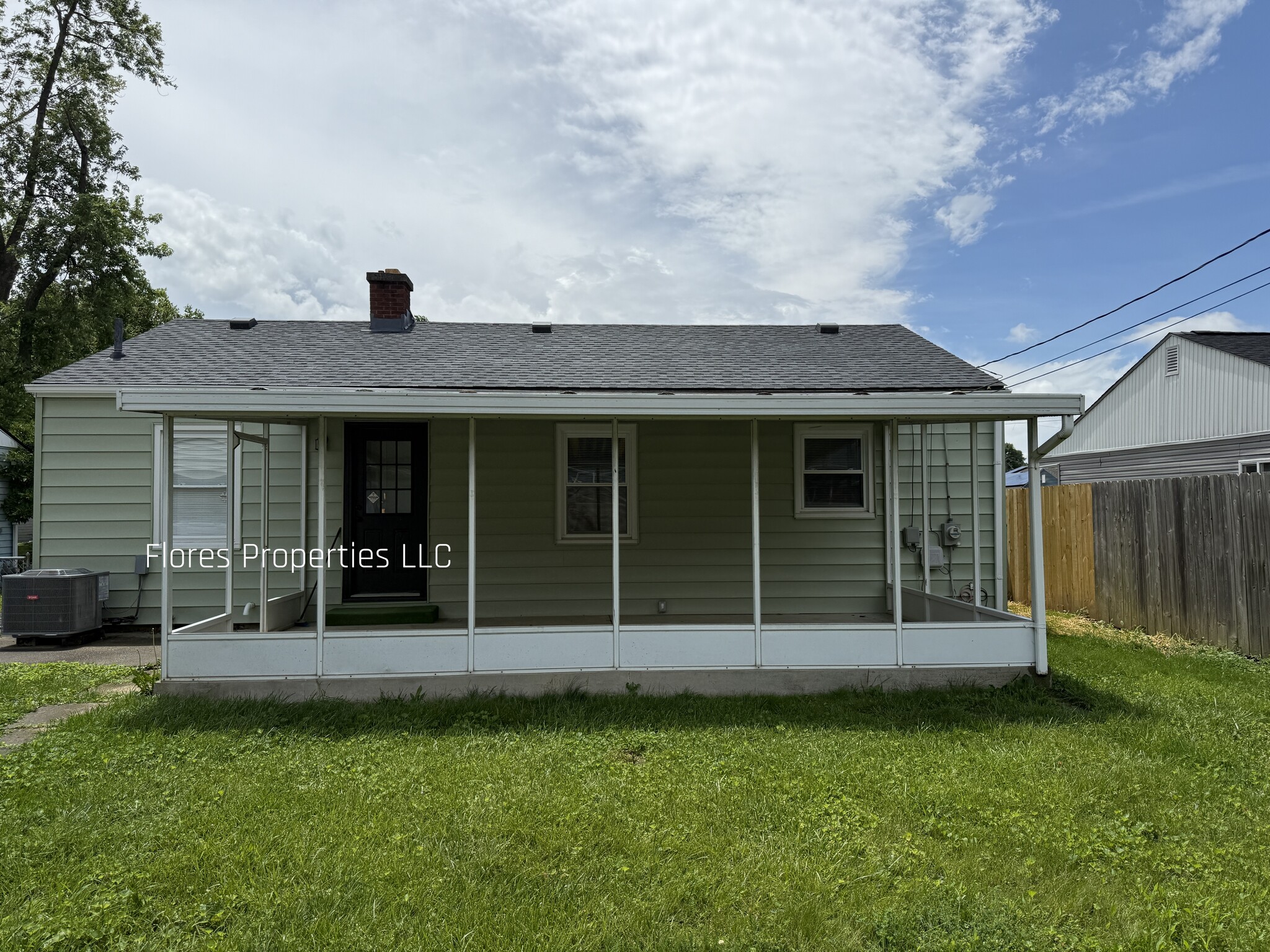 Building Photo - 1136 Pauline Ave