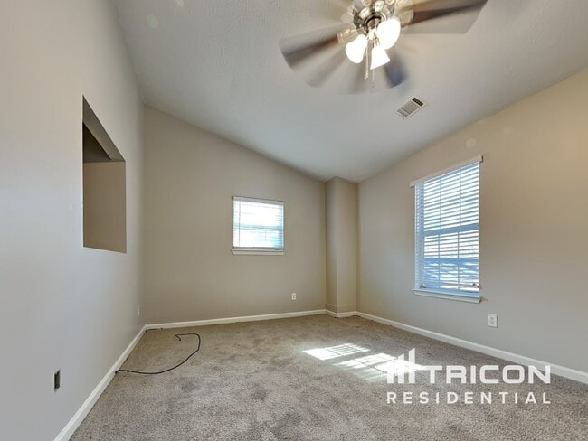 Building Photo - 6161 Hyde Park Ln