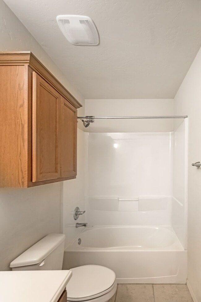 Building Photo - Beautiful Home W/Solar Panels