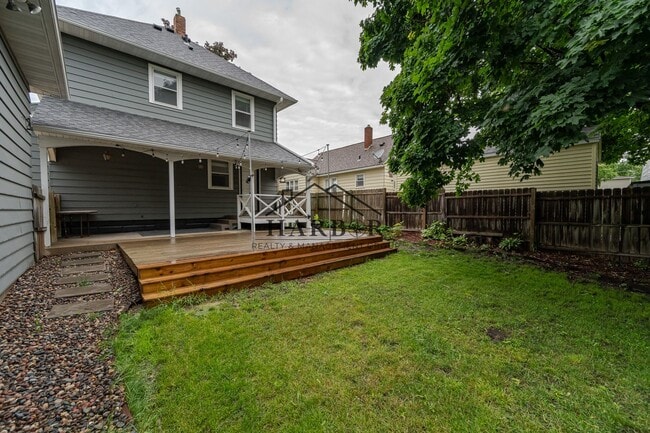 Building Photo - SE Rochester Living with Easy City Access