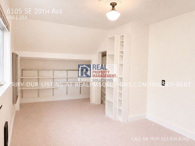 Building Photo - 6105 SE 20th Ave