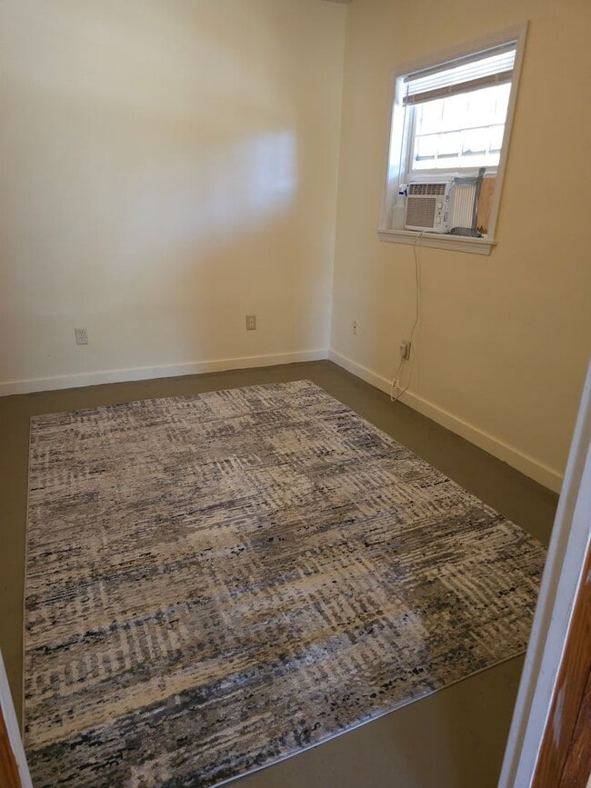 Building Photo - Ruckersville, -1 bedroom/1 bath, Terrace a...