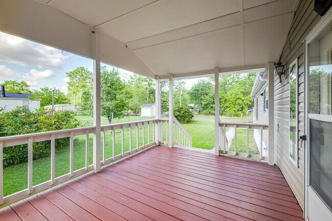 Building Photo - 1055 Low Ground Rd