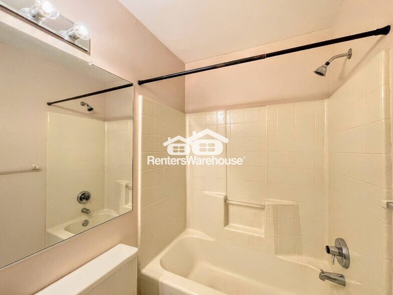 Building Photo - 434 S Lake Cir