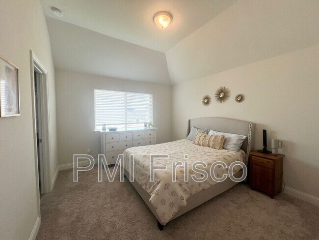 Building Photo - 10505 Wintergreen Dr