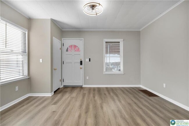 Building Photo - 321 W Babbitt Ave