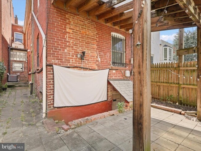Building Photo - 929 O St NW