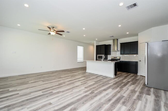 Building Photo - 3024 Crown Gate Dr