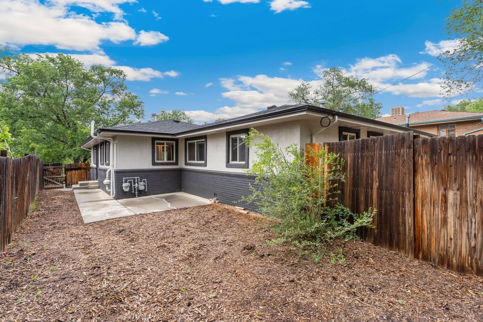 Building Photo - 405 Wilhelmia Ave