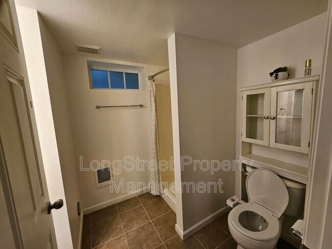 Building Photo - 130 SE 31st Ave