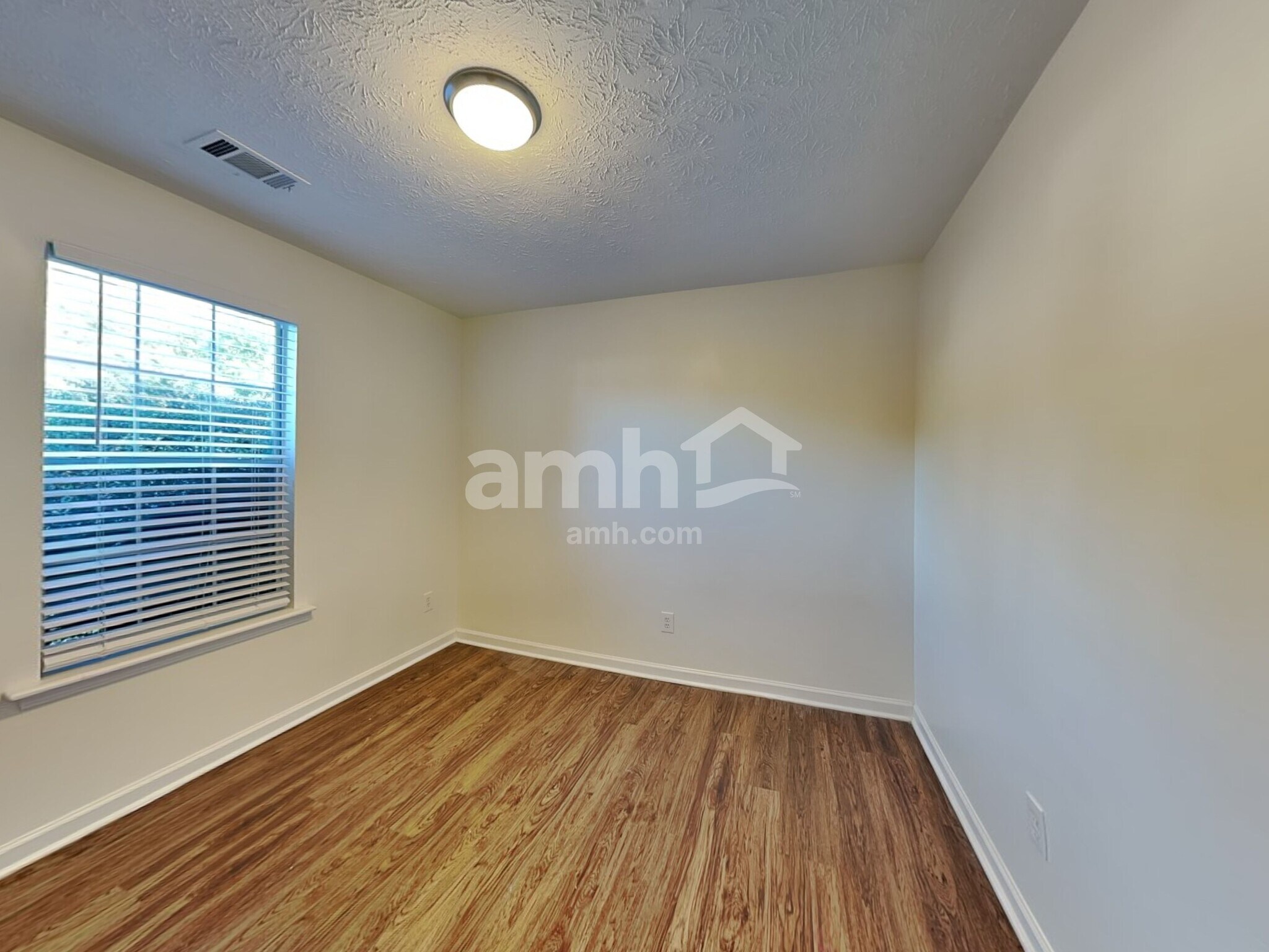 Building Photo - 755 Allen's Landing Dr SE