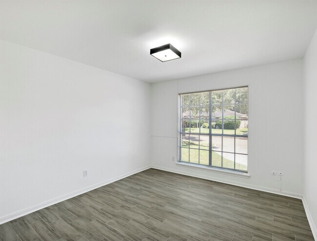 Building Photo - 9418 Brooding Oak Cir