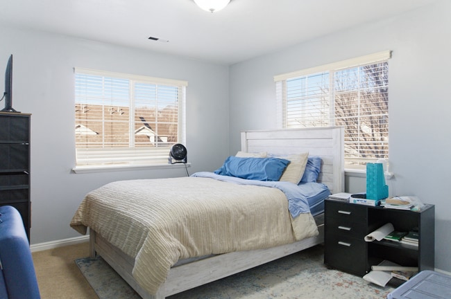 Building Photo - 467 S 2550 W