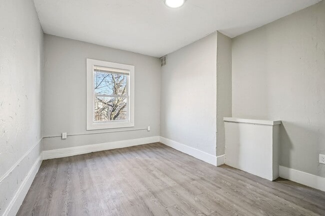 Building Photo - 71 Almont St