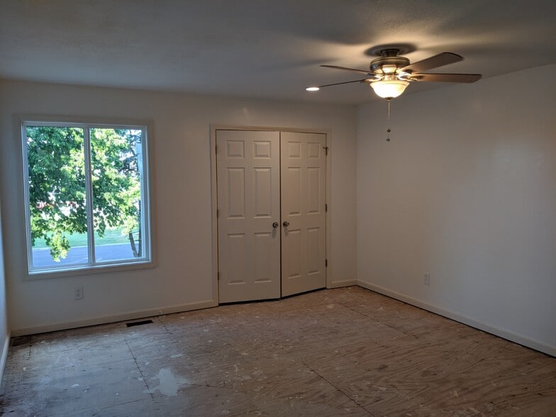 First Bedroom - 8152 marty