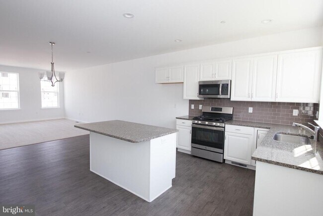 Building Photo - 1817 Shady Ln