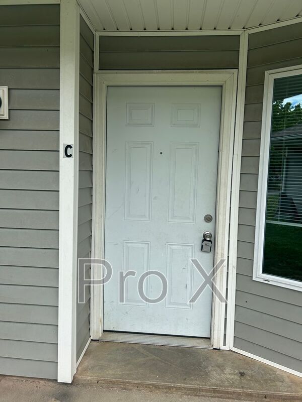 Building Photo - 409 Park St