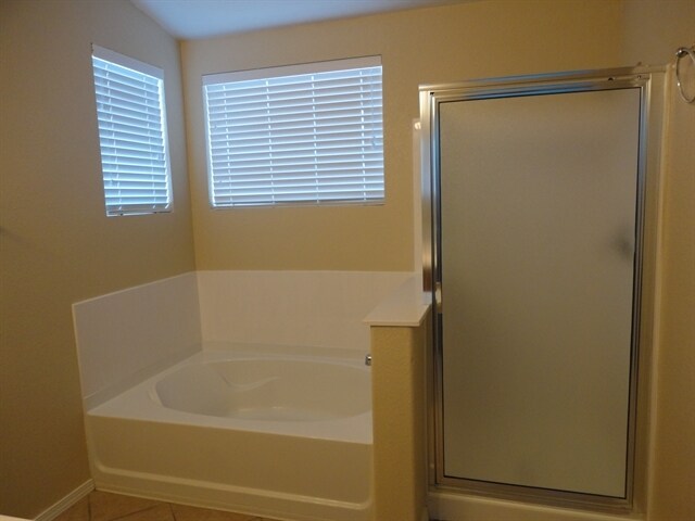 Building Photo - 529 Sunny Meadows Dr NE