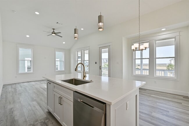 Building Photo - 25231 Sausalito Dr