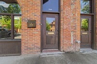 Building Photo - 1113