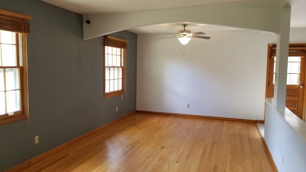 Building Photo - 904 Dartford Rd SW