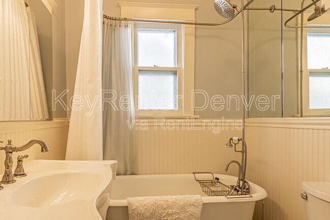 Building Photo - 740 S Corona St