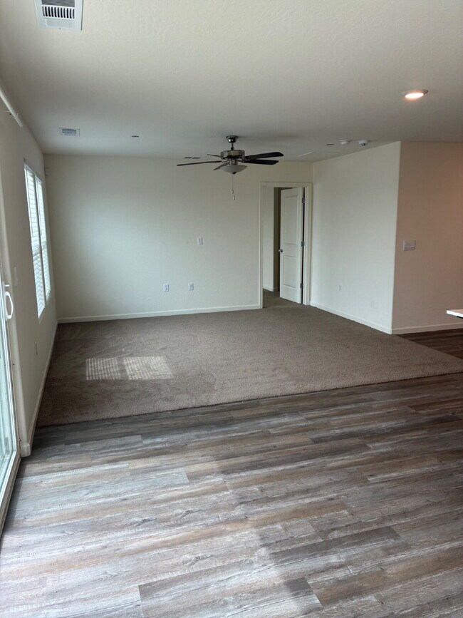 Building Photo - Modern Convenience and Luxury!! Move In Ready with Full Appliance Package!