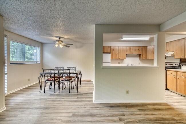 Building Photo - 3713 S Gekeler Ln
