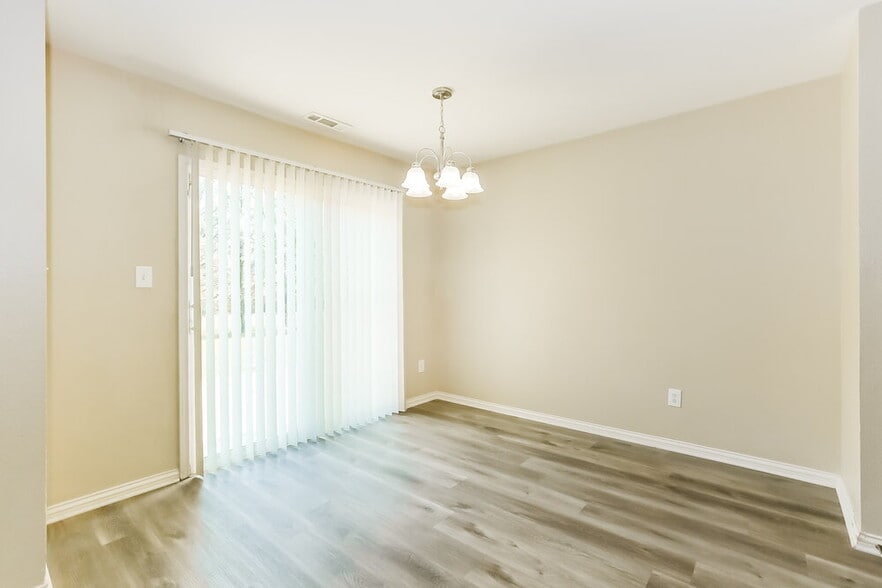 Building Photo - 4768 Beach Club Dr