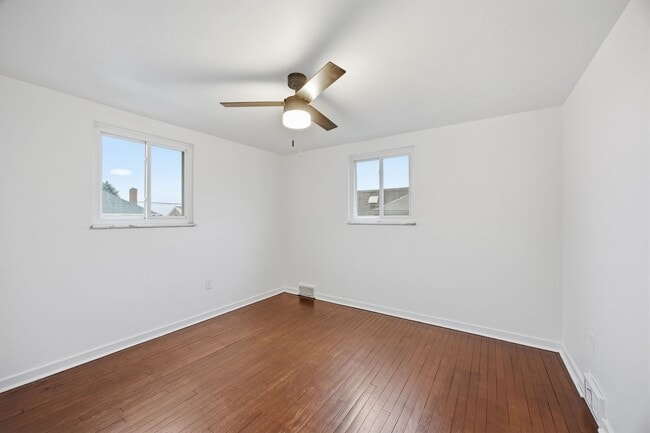 Building Photo - Newly renovated 3 bedroom all brick home in North Braddock!