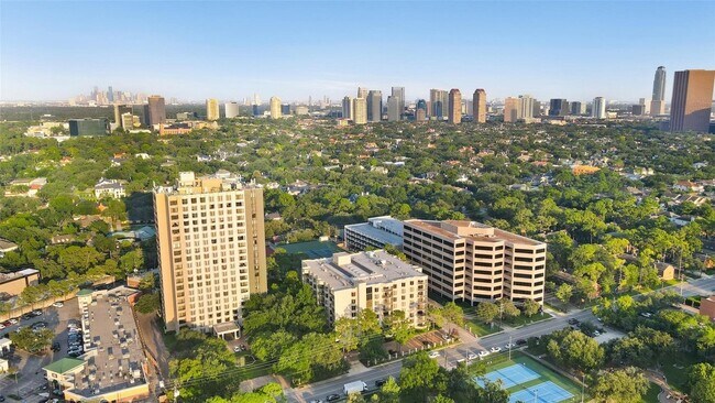 Building Photo - 661 Bering Dr