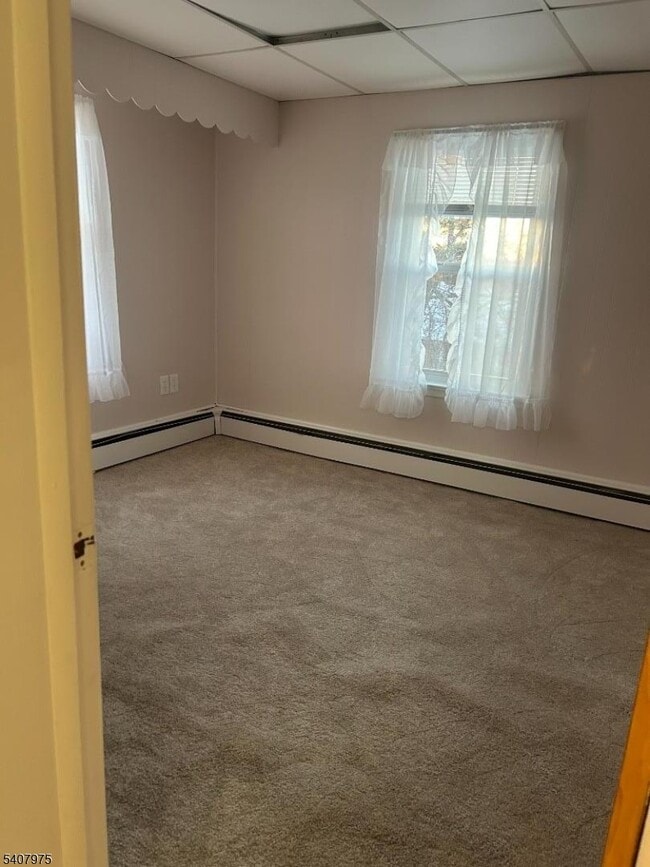 Building Photo - 44 Oak St