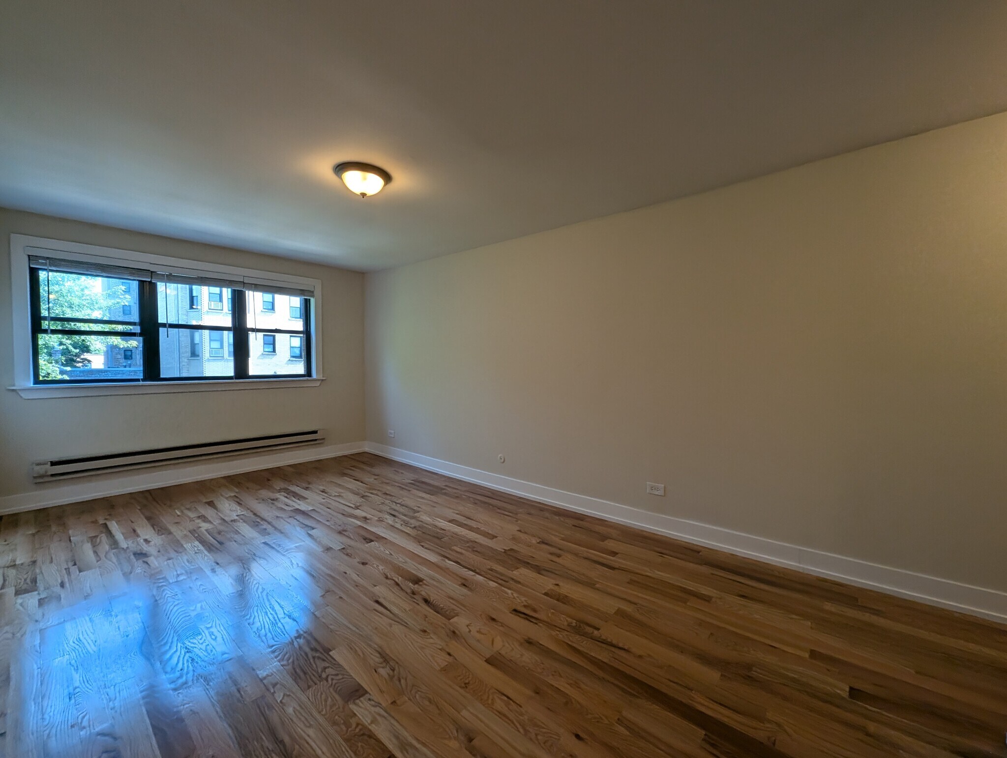Building Photo - 557 W Arlington Pl
