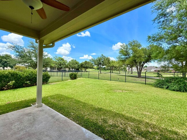 Building Photo - 4025 Meadow Bluff Way