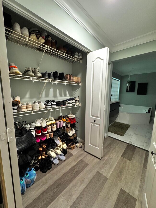 Building Photo - 18038 Rhumba Way